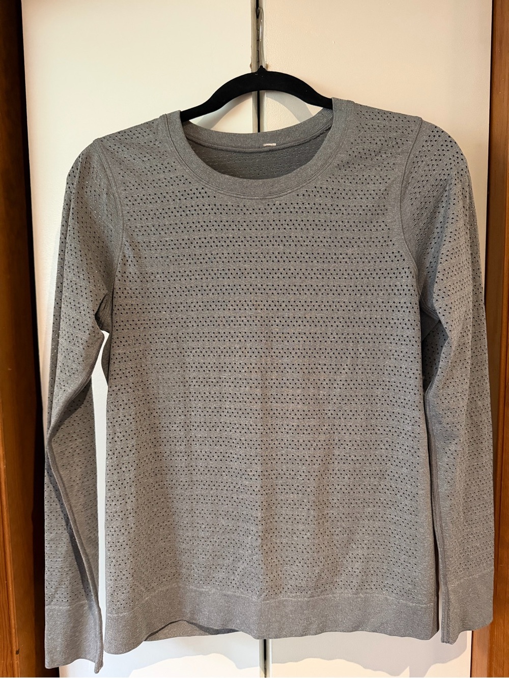 Lululemon Swiftly Breathe Long Sleeve Squad - Size Medium - Picture 5 of 7